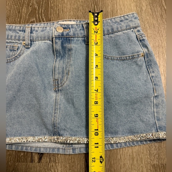 Y2K Forever 21 Spike Studded Denim Micro Skirt Size Small Grunge - Picture 7 of 9